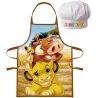 Set dětské zástěry a kuchařské čepice Lví král - Simba. Zástěra je vhodná pro malé kuchaře, ale i do výtvarné výchovy, do keramiky, či jako pracovní zástěra k různým školním i mimoškolním pracovním činnostem. Tento kuchařský set je vhodný pro děti 3 - 8 let. Výška zástěry je cca 52 cm, její šířka je cca 42 cm. Vše lze prát při teplotě do 60°C.