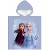 Dětská bavlněná osuška s kapucí / dětské pončo Ledové království - Frozen - motiv Anna a Elsa. Toto osuškové pončo je vyrobené z příjemně jemného a dobře savého 100% bavlněného froté s gramáží 320 g/m². Je ideální nejen na doma po koupeli, ale i na koupaliště, nebo na pláž třeba na dovolené u moře. Rozměry tohoto dětského ponča Ledové království jsou 50 x 100 cm (přední část 50 x 50 cm + záda 50 x 50 cm), je tedy vhodné spíše pro menší děti.
Toto dívčí pončo získalo mezinárodní certifikát OEKO-TEX STANDARD 100, který zaručuje rozměrovou a barevnou stálost materiálu i to, že výrobek neobsahuje škodlivé látky.
TIP • Pokud si i Vaše dítě oblíbilo princezny Annu a Elsu, prohlédněte si celou naši nabídku doplňků do dětských pokojíčků, doplňků oblečení a školních potřeb s motivem Frozen.