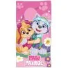 Dětská osuška Tlapková patrola - Paw Patrol - motiv Skye a Everest. Je vyrobená ze 100% bavlněného dobře savého froté s gramáží 290 g/m². Zdobí ji obrázek letecké záchranářky Skye a horské záchranářky Everest. Je ideální nejen na doma, ale hodí se i na pláž, nebo k bazénu. Barvy této osušky jsou velice intenzivní i po mnoha vypráních. Její rozměry jsou 70 x 140 cm.
Tento produkt získal mezinárodní certifikát OEKO-TEX STANDARD 100, který zaručuje rozměrovou a barevnou stálost materiálu i to, že výrobek neobsahuje škodlivé látky.
TIP • Pokud si i vaše holčička oblíbila příběhy Tlapkové Patroly, prohlédněte si celou naši nabídku produktů s motivem Paw Patrol.