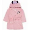 Dívčí župan Disney s motivem Minnie Mouse. Vyroben z jemného a hřejivého Coral fleece materiálu ve světle růžové barvě. Má kapuci s roztomilými oušky a fialovou mašlí, portréty myšky Minnie na prsou i na zádech, dvě kapsy a pásek v pase. Perfektní volba pro malé fanynky Minnie Mouse.
