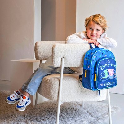 Dětský batoh s přední kapsou Prasátko George s dinosaurem