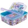 Dívčí svačinový multibox Gabby's Dollhouse se třemi přihrádkami. Ideální do školy i na výlety. Vyroben bez obsahu BPA, vhodný pro děti od 4 let.