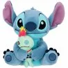Plyšová pokladnička Stitch a Scrump potěší všechny, kdo mají rádi nezbedného mimozemšťana z animované pohádky Lilo &amp; Stitch. Měkké plyšové tělo ukrývá uvnitř plastovou kasičku s otvorem nahoře pro mince i bankovky. Zespodu je víčko s bajonetovým zámkem, kterým lze peníze snadno vybrat. Výška pokladničky je přibližně 20 cm.