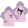 Dětská pláštěnka Kuromi pro holky s kapucí, zapínáním na druky a jednou kapsou. Nabízíme ji ve velikostech 104, 116, 128 nebo 140, tedy pro děti cca 4 - 10 let. Ideální do školky, na hřiště i na cesty v deštivém počasí.