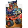 Ložní povlečení Blaze and the Monster Machines do malé dětské postýlky nebo kolébky. Zdobí ho obrázek monster trucku Plamínka a jeho řidiče AJ v závodní aréně. Souprava obsahuje povlak na přikrývku 100x135 cm a povlak na polštář 40x60 cm.
