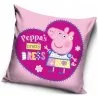 Povlak na polštářek Prasátko Peppa - motiv Peppa’s pretty dress. Tento povlak polštáře je vyroben z příjemně jemného nemačkavého materiálu a má zapínání na zip. Obě strany zdobí stejný motiv z animovaného seriálu Prasátko Peppa s prasátkem Pepinou, která se vydala na přehlídková mola.
Tento povlak Prasátko Pepa je určen pro povlečení polštářku 40 x 40 cm. Polštářky tohoto rozměru najdete také v naší nabídce.
TIP • Pokud si i vaše holčička oblíbila příběhy prasátka Pepiny a jejich kamarádů, prohlédněte si celou naši nabídku produktů s motivem Peppa Pig.