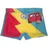 Plavky boxerky pro kluky Cars - motiv Blesk McQueen 95. Přední červeno - žluto - tyrkysovou stranu plavek zdobí obrázek závodníka Bleska McQueena. Na přední části je z vnitřní strany jemná bílá podšívka. Zadní část plavek je tyrkysová, nebo modrá - viz výběr velikosti a barvy níže. V pase je dostatečně široká guma, aby netlačila, a navíc šňůrka na stažení. Guma je všitá i v lemu nohavic. Materiál plavek rychle schne a je elastický, takže se dobře přizpůsobí tělu a pohodlně se nosí.