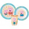Dětská plastová jídelní sada Prasátko Peppa. Potěší všechny malé kamarády rodinky prasátek z animovaného seriálu Peppa Pig, kterým bude z těchto talířků jistě více chutnat. Je vyrobena z ekologického recyklovaného a zdravotně nezávadného materiálu bez obsahu BPA. Obsahuje mělký talířek 19,5 x 2 cm, hlubší misku 12,6 x 5 cm a kelímek 260 ml. Eco friendly, baleno zvlášť, bez kartonového obalu.
Nádobí nelze mýt v myčce na nádobí. K čištění nepoužívejte abraziva a detergenty. Lze jej používat v mikrovlnné troubě při výkonu do 600W max. 2 minuty.